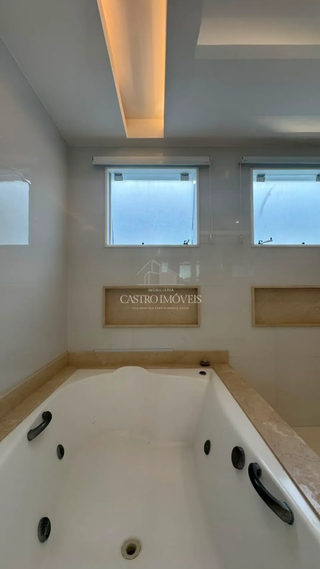Furnished house with 4 en-suite bedrooms and private garden — photo 48