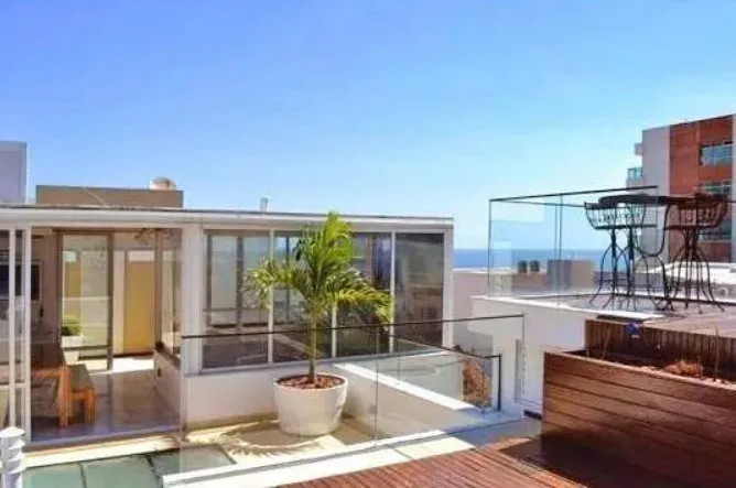 Furnished penthouse with 4 bedrooms and enclosed balcony — photo 4