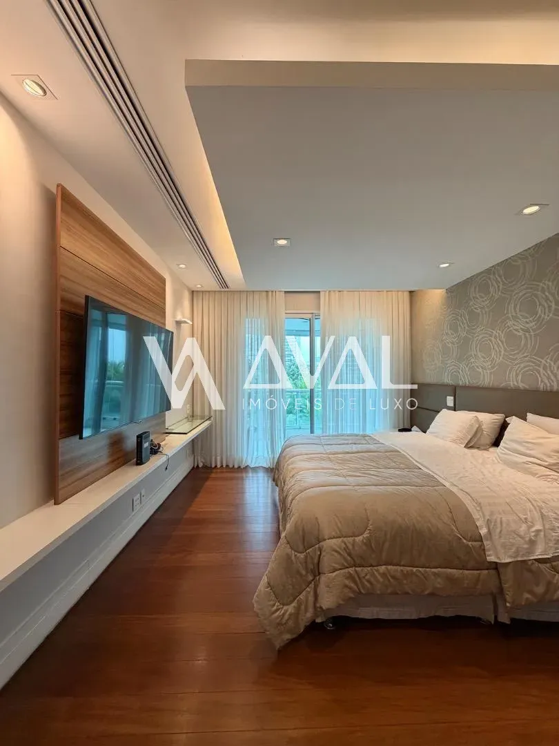 300 m² apartment with 4 suites and 3 parking spaces — photo 18