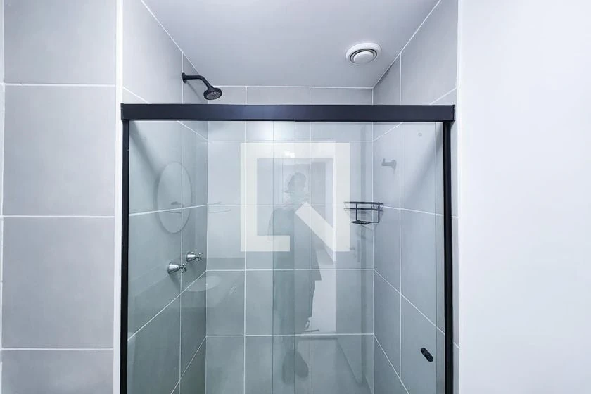 2-bedroom apartment in a building with a gym — photo 28