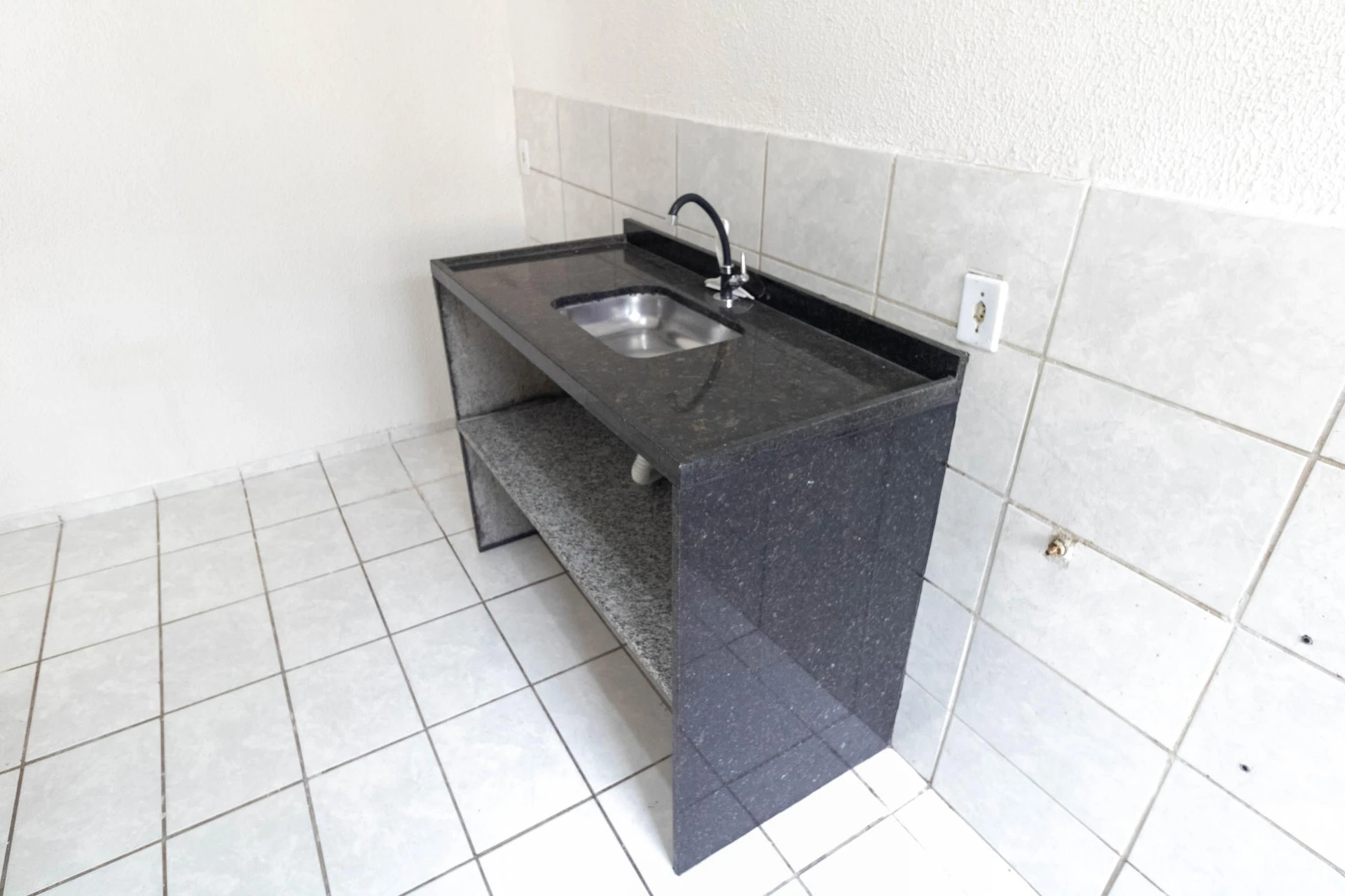 Apartment with 2 bedrooms, 1 bathroom and 1 parking spot — photo 17