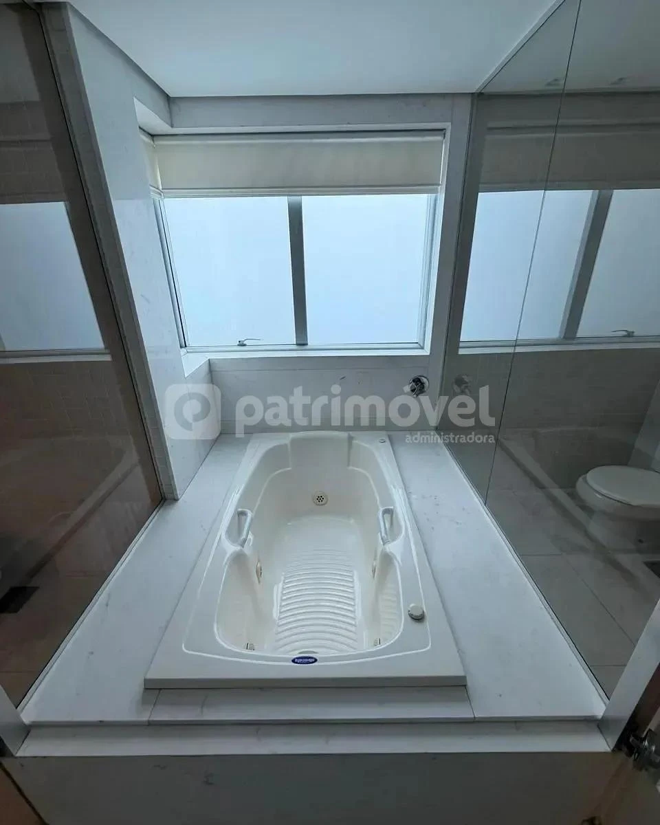 Apartamento com 4 quartos e cozinha integrada em 431 m² — photo 20