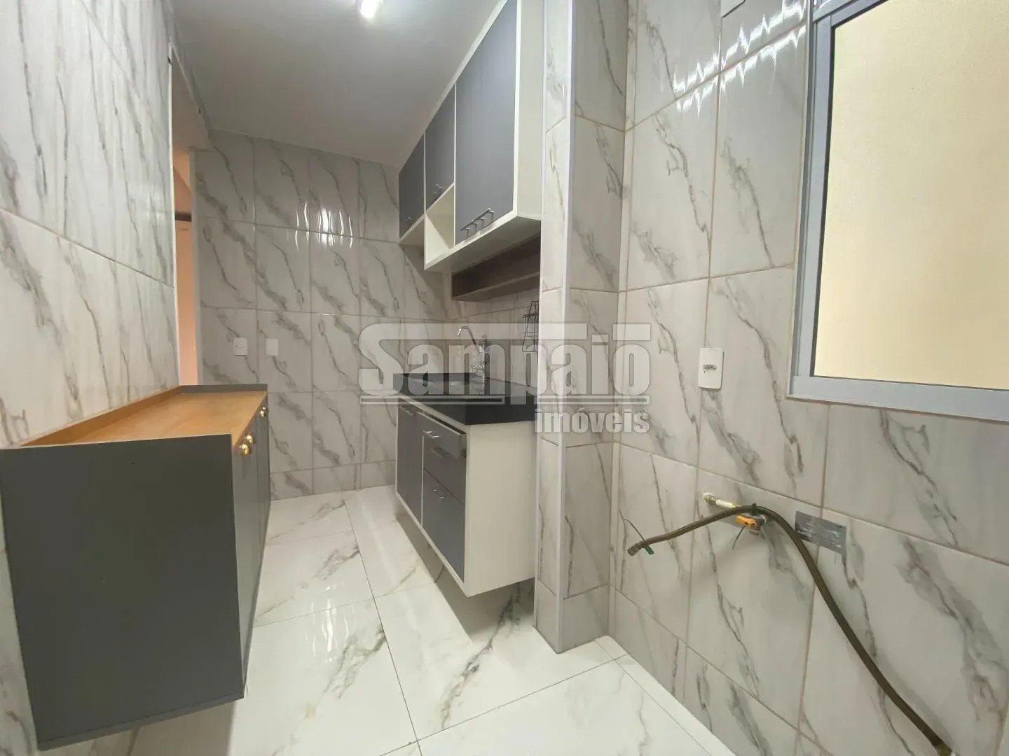 2-bedroom apartment with a closed kitchen and gas stove — photo 5