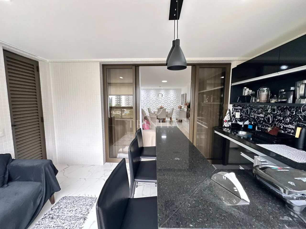 Furnished 3-suite apartment with a gas open-plan kitchen — photo 17