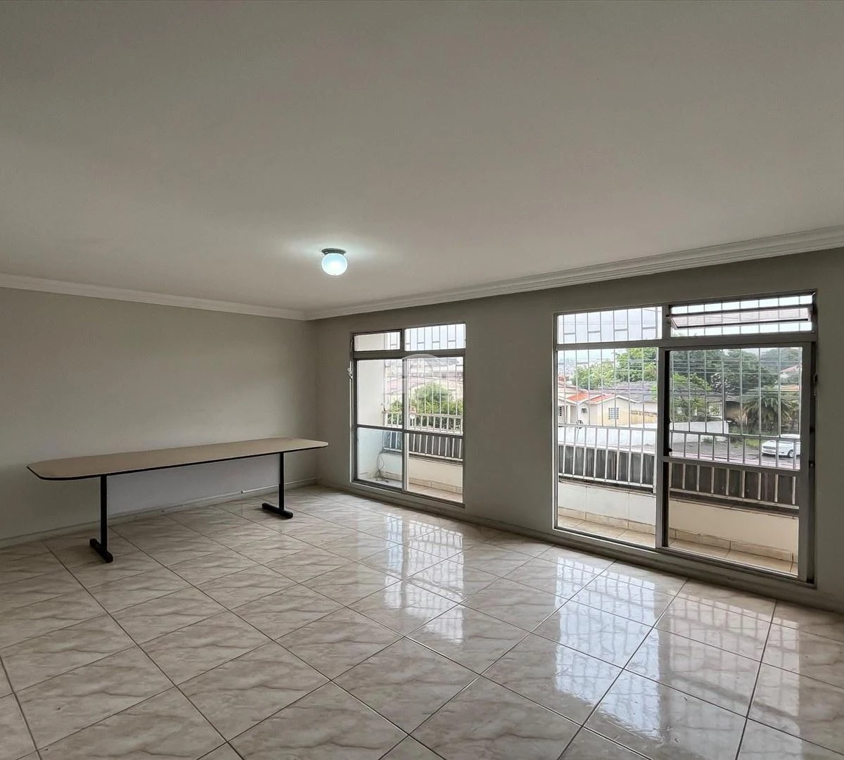 3-bedroom house with a home office — photo 10