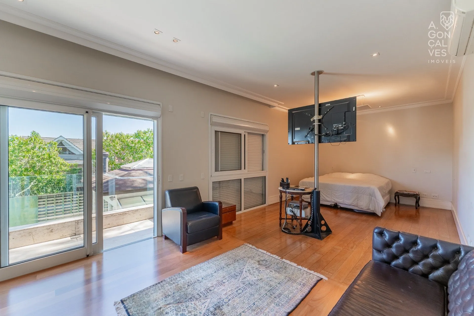 Furnished house with 5 bedrooms and 5 bathrooms — photo 27