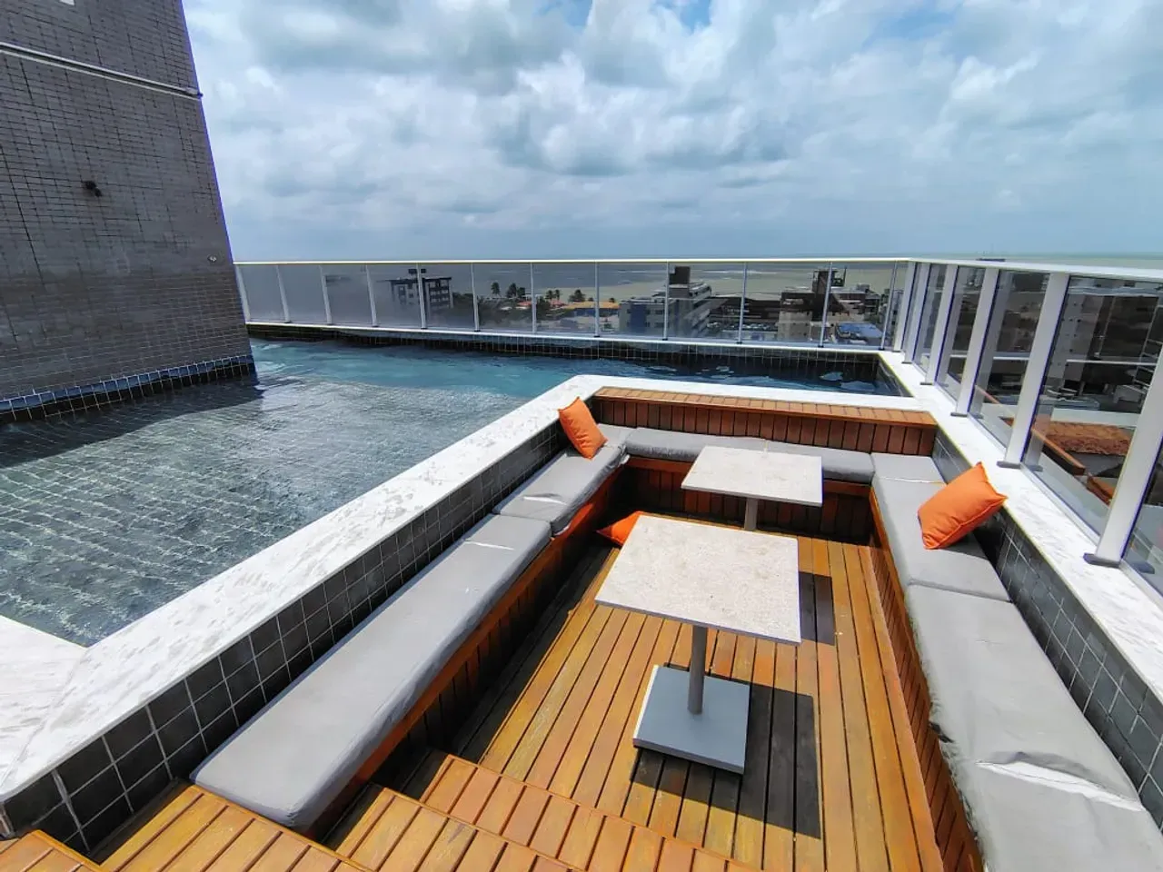 One-bedroom apartment with a private BBQ — photo 2