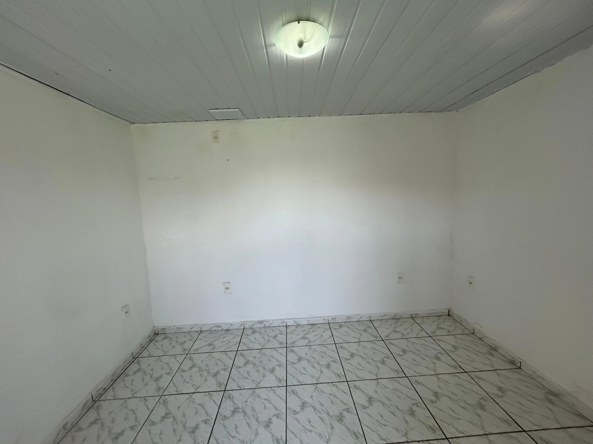 Rental house with a compact kitchenette and 1 bedroom — photo 8