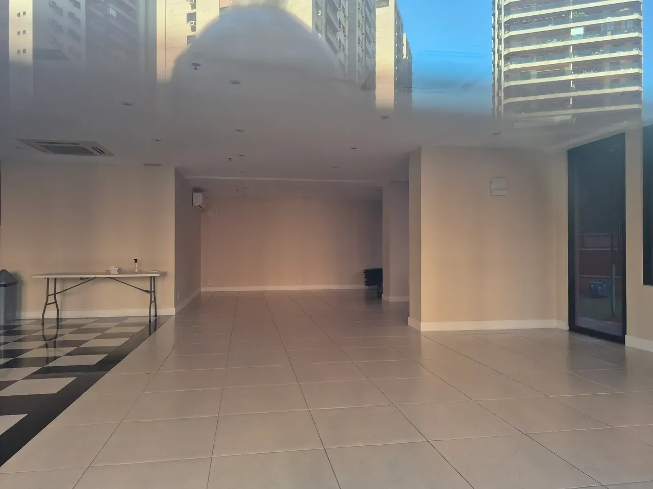 140 m² apartment with 3 bedrooms and an enclosed balcony — photo 32