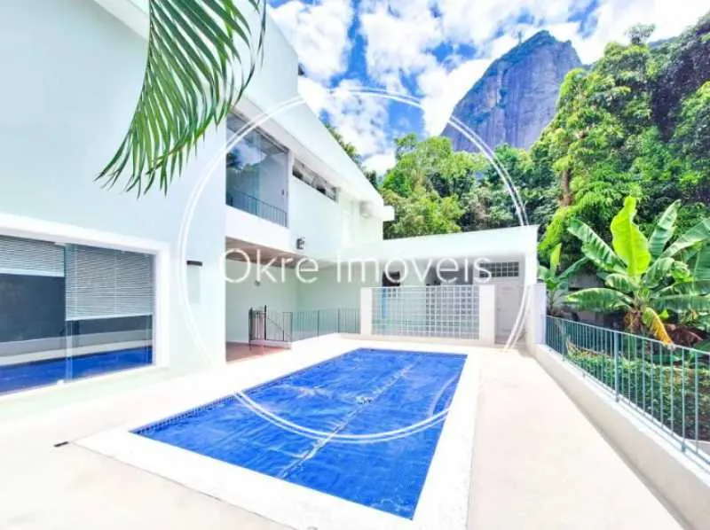 House with 4 bedrooms and a balcony with built-in grill — photo 3