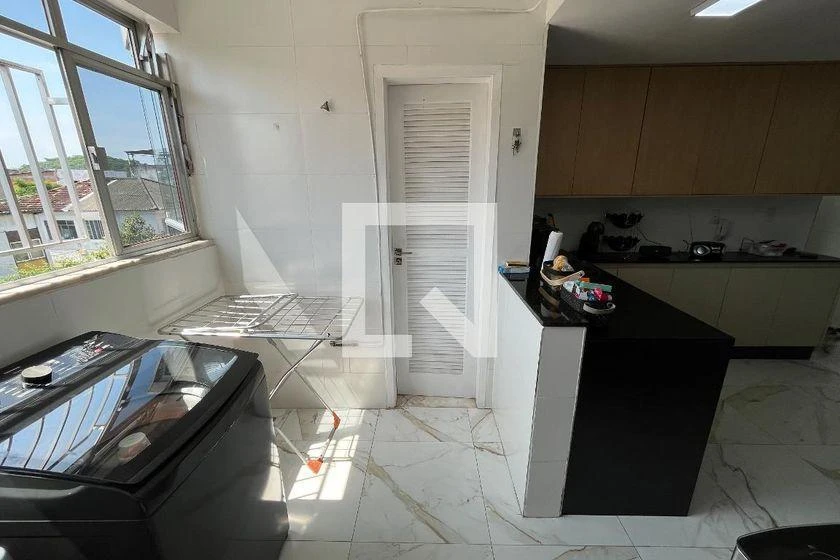 Furnished apartment, 131 m², with a glass-enclosed balcony — photo 46
