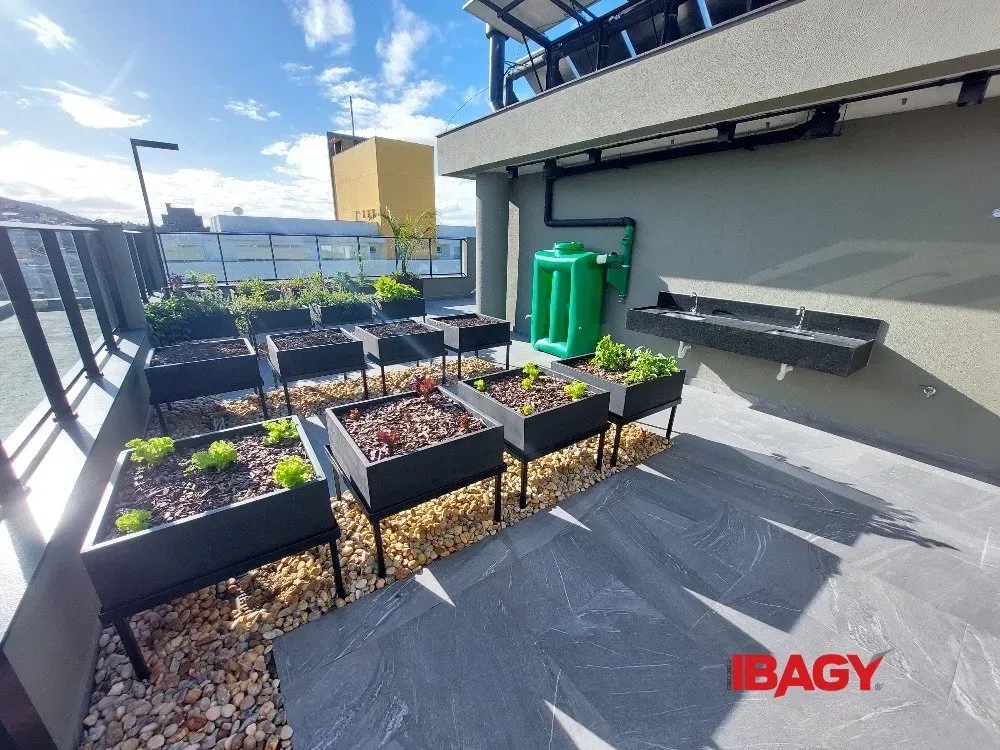 Furnished studio with a glass-enclosed balcony — photo 20