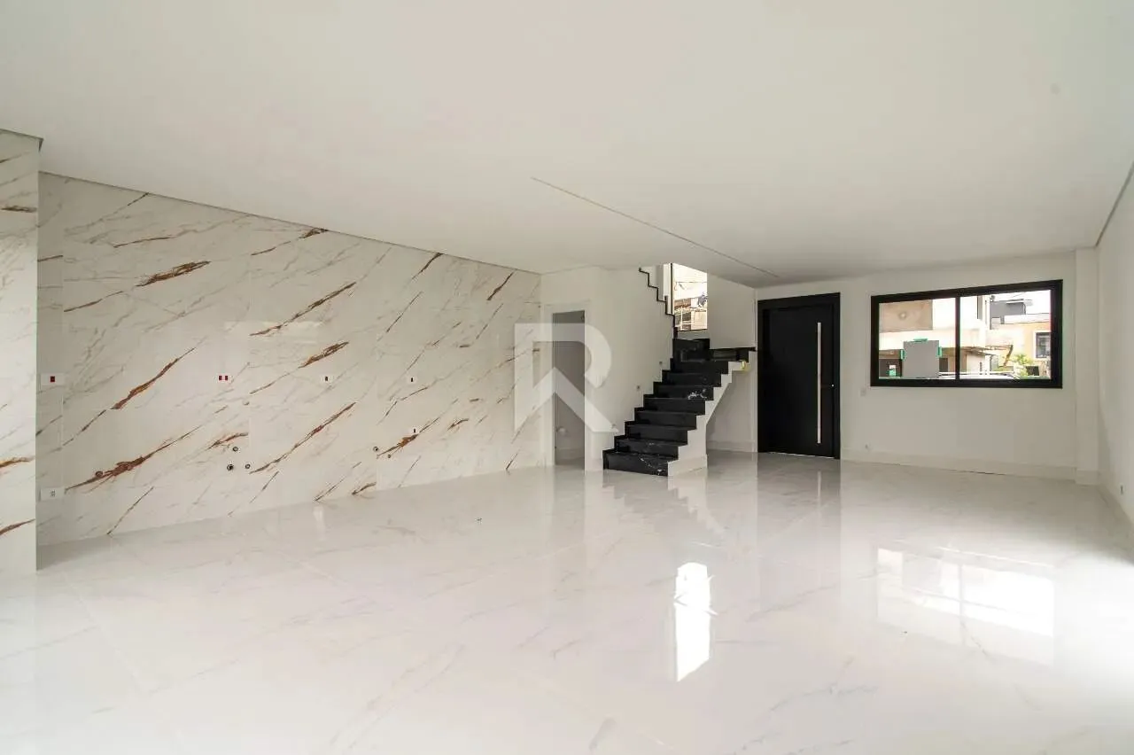 Two-level house with 3 en-suite bedrooms and 2 spots — photo 9