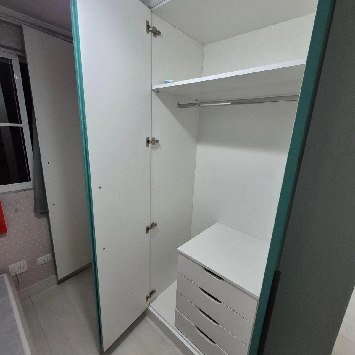 Furnished 3-bedroom apartment with covered parking — photo 8