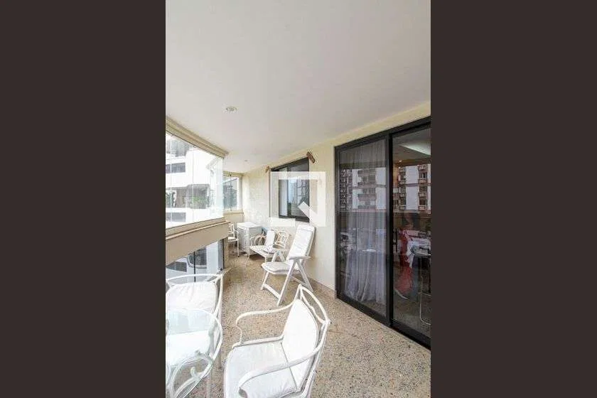 Furnished 85 m² apartment with 2 bedrooms and 2 bathrooms — photo 30
