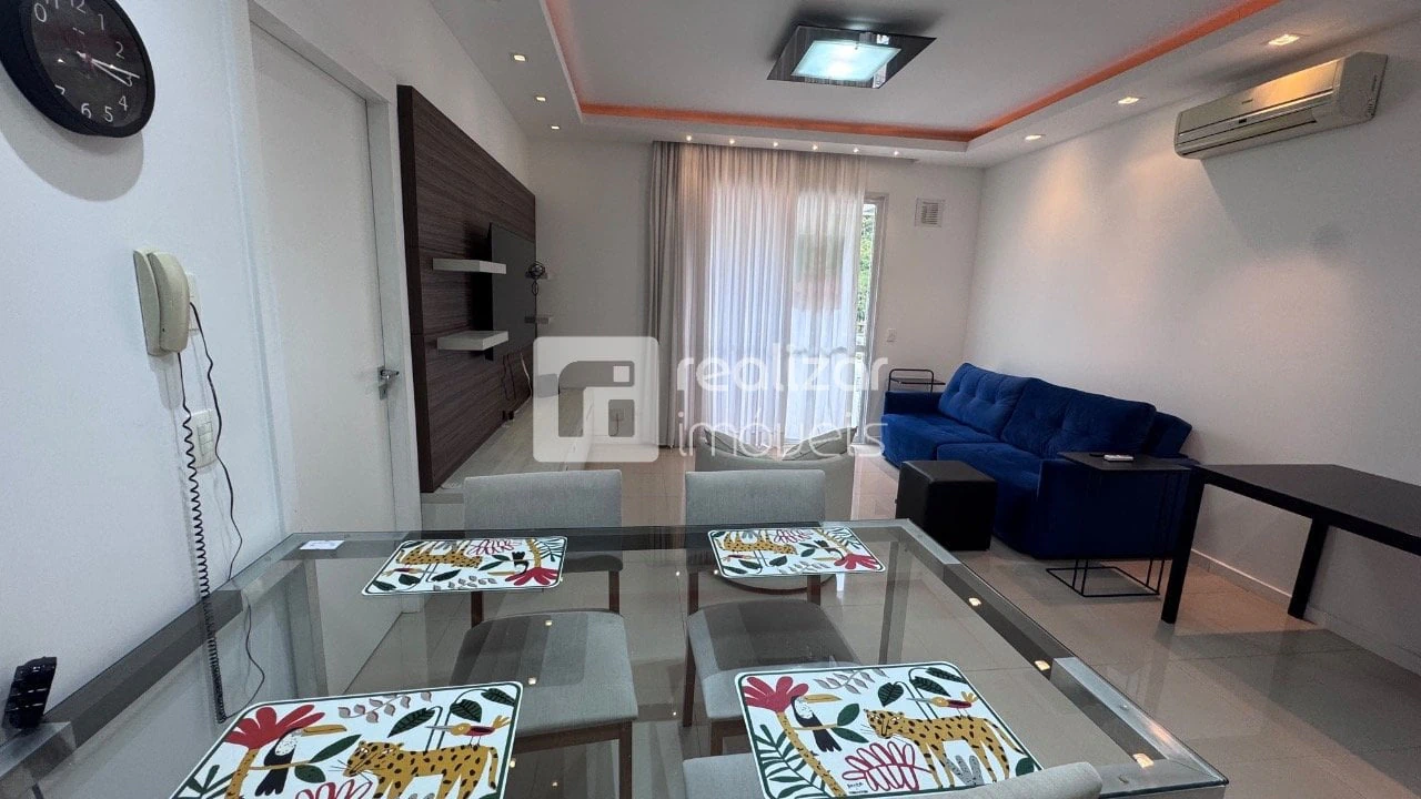 One-bedroom apartment with a mountain view — photo 8
