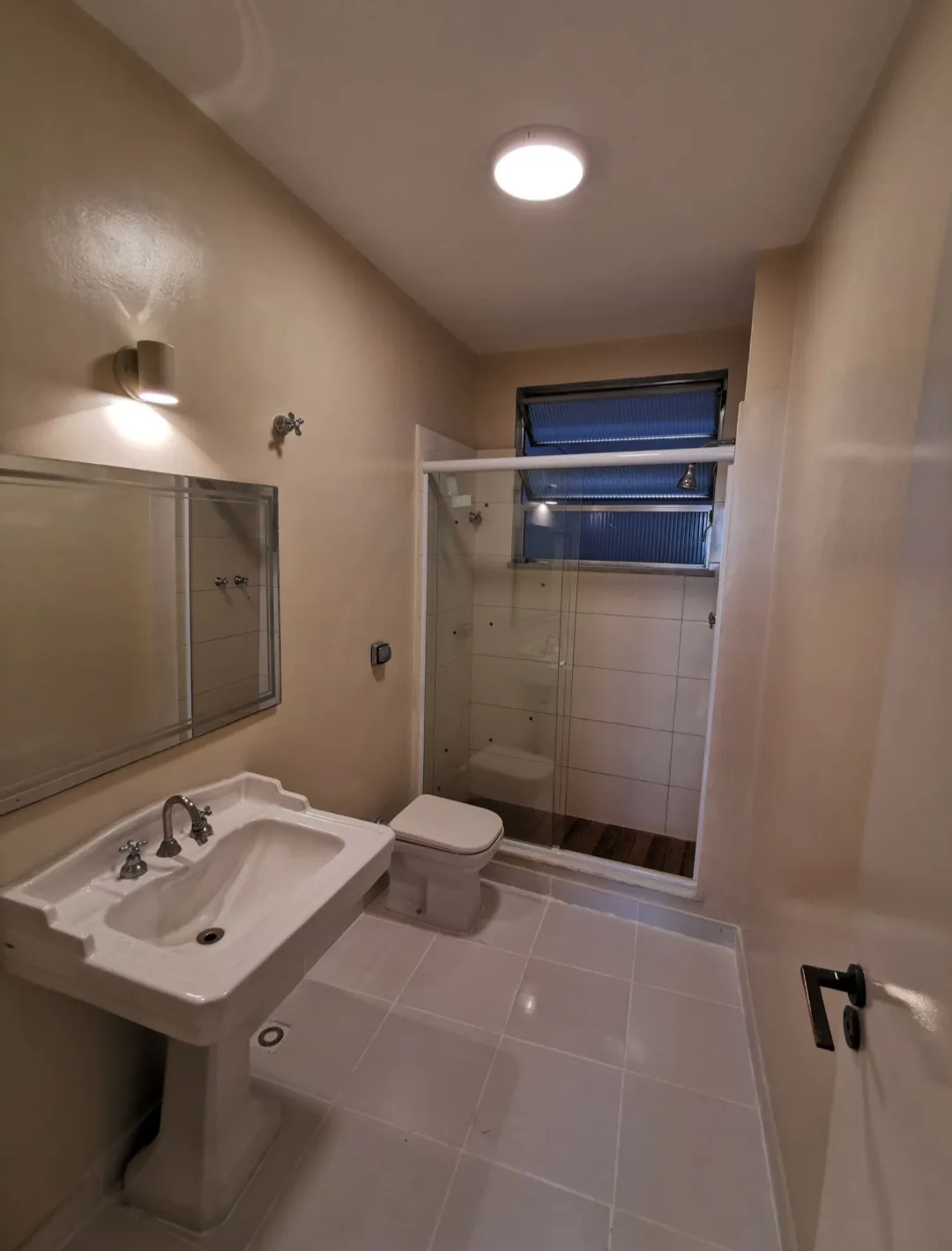 6th-floor apartment with 3 bedrooms and 2 bathrooms — photo 4