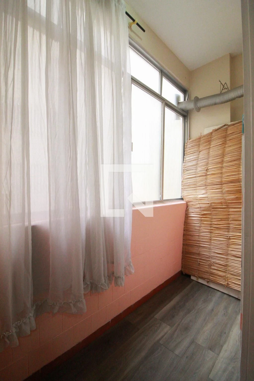 Departamento de 1 dormitorio con piso de madera o laminado — photo 18