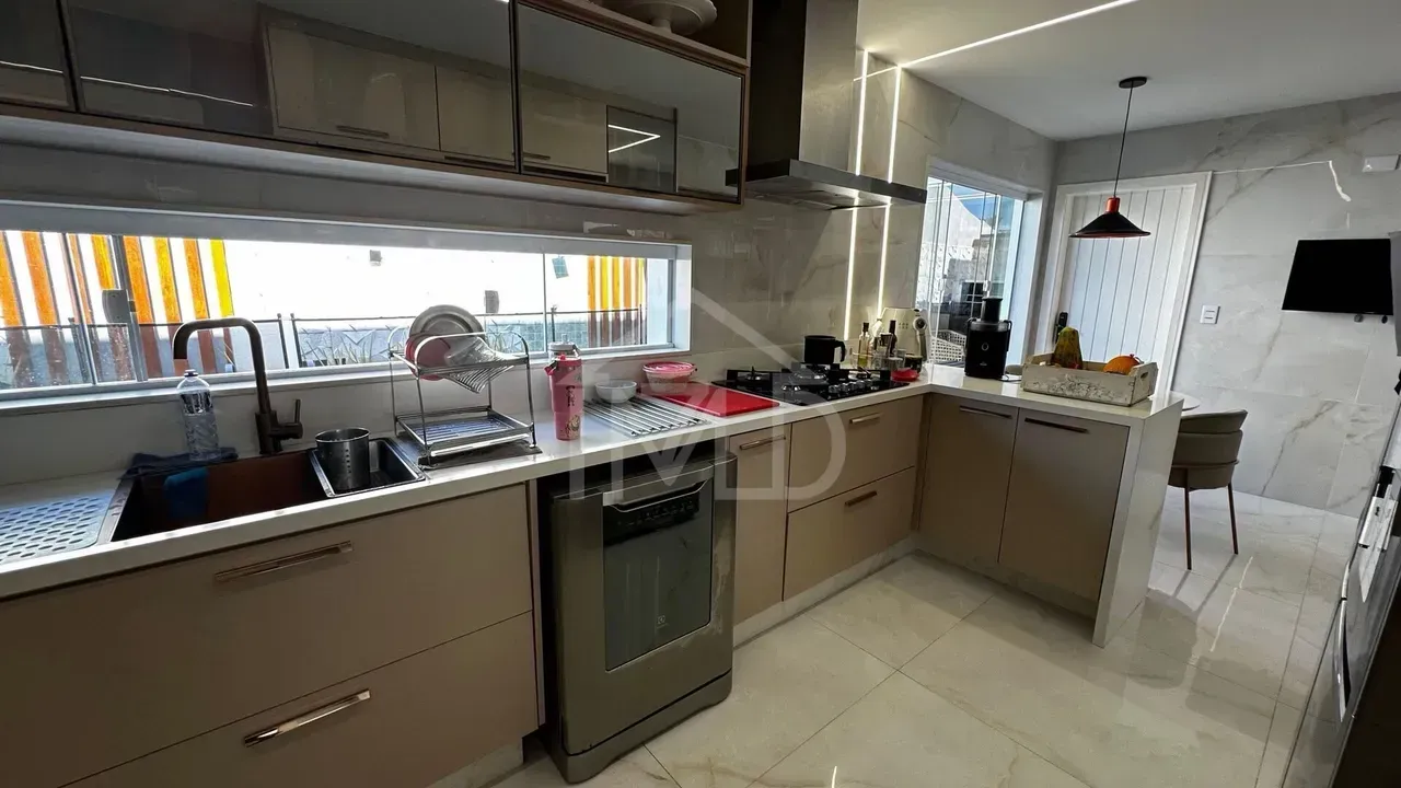 Furnished house with 4 bedrooms and 5 baths, 400 m² — photo 16
