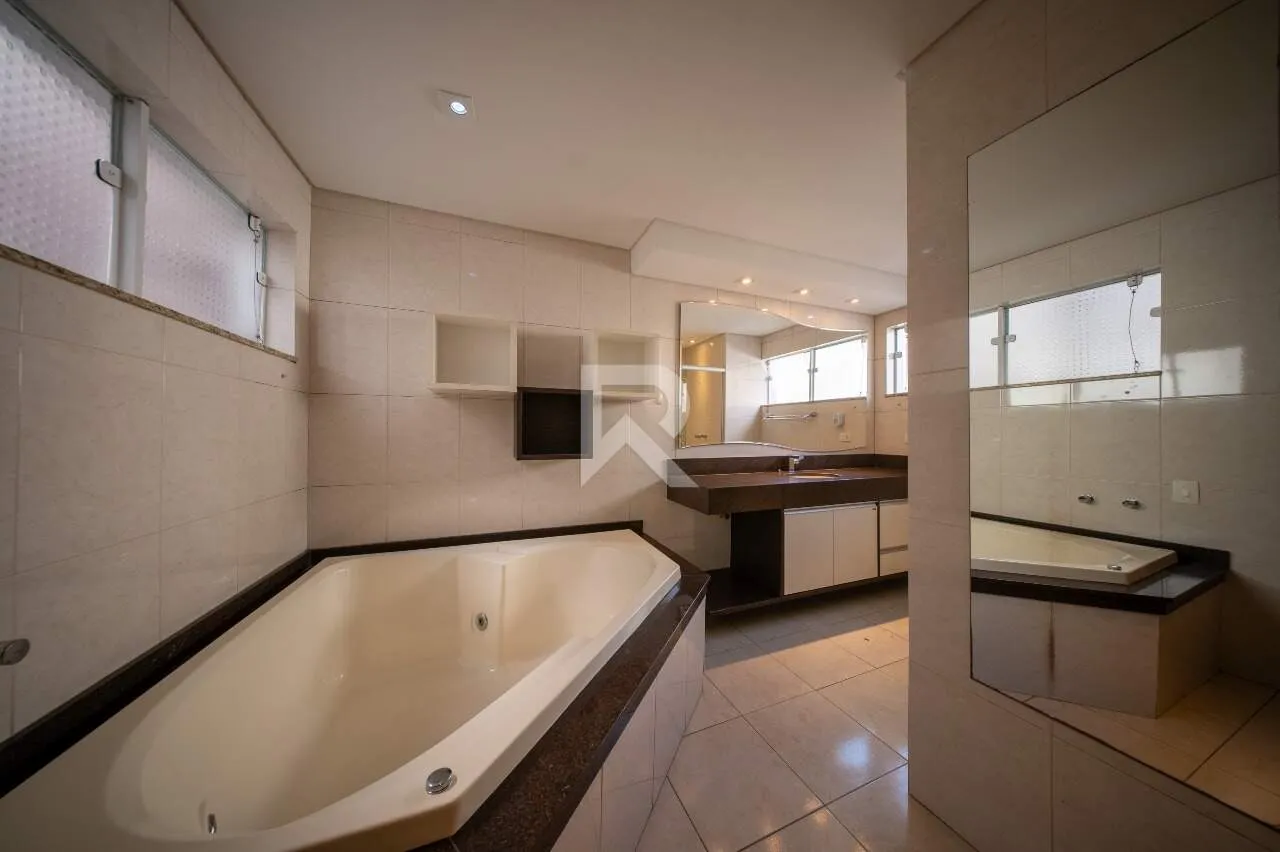 House with 4 bedrooms, private garden and 4 parking — photo 33