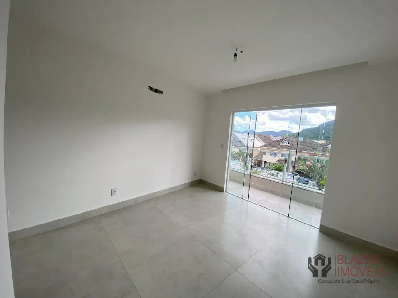 Casa com 4 dormitórios e 220 m² com varanda e churrasqueira — photo 20