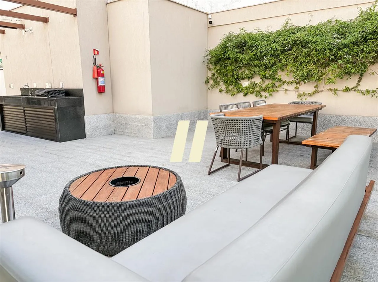 Furnished 1-bedroom apartment with no parking space — photo 7