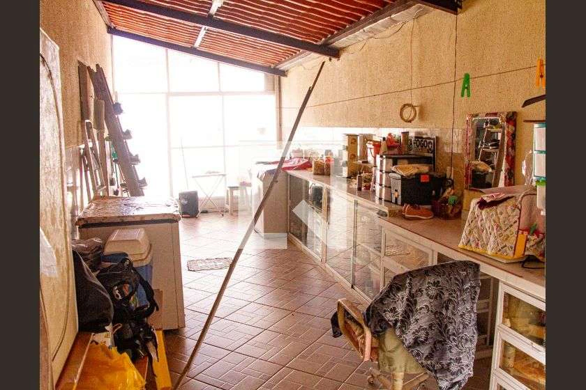 180 m² house with 3 bedrooms, 5 bathrooms, and parking — photo 11