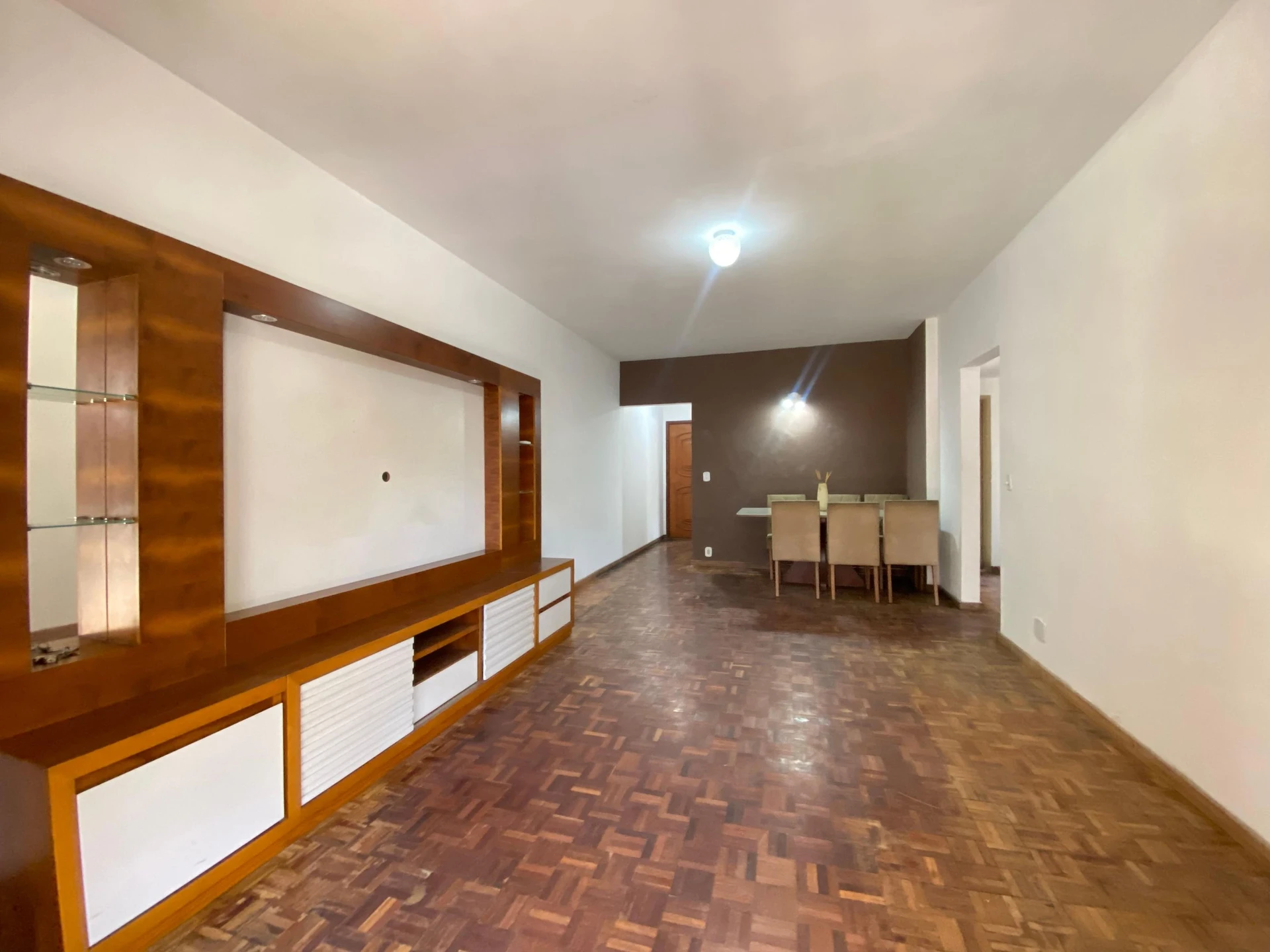 Apartment, 92 m², with wood or laminate floors — photo 19