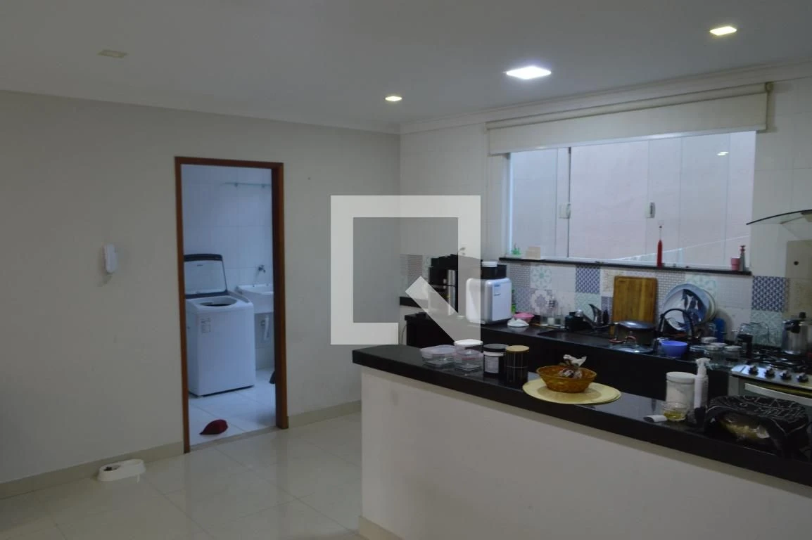 Casa de 5 quartos com 3 suítes e varanda fechada — photo 9