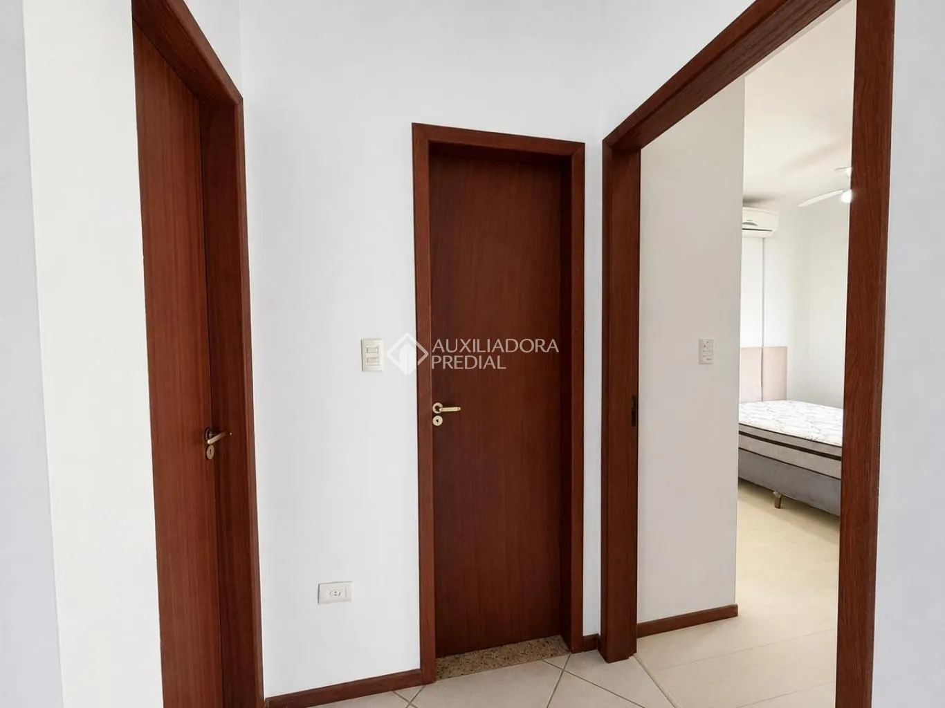 Casa de 3 dormitorios con cocina cerrada y cocina a gas — photo 4