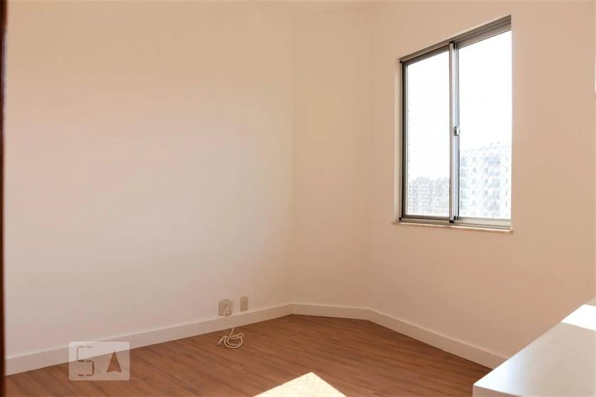 Apartment with 2 bathrooms, balcony and laundry area — photo 14