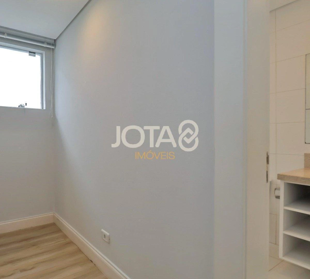 House with 3 en-suites, 400 m², plus a home office desk — photo 31