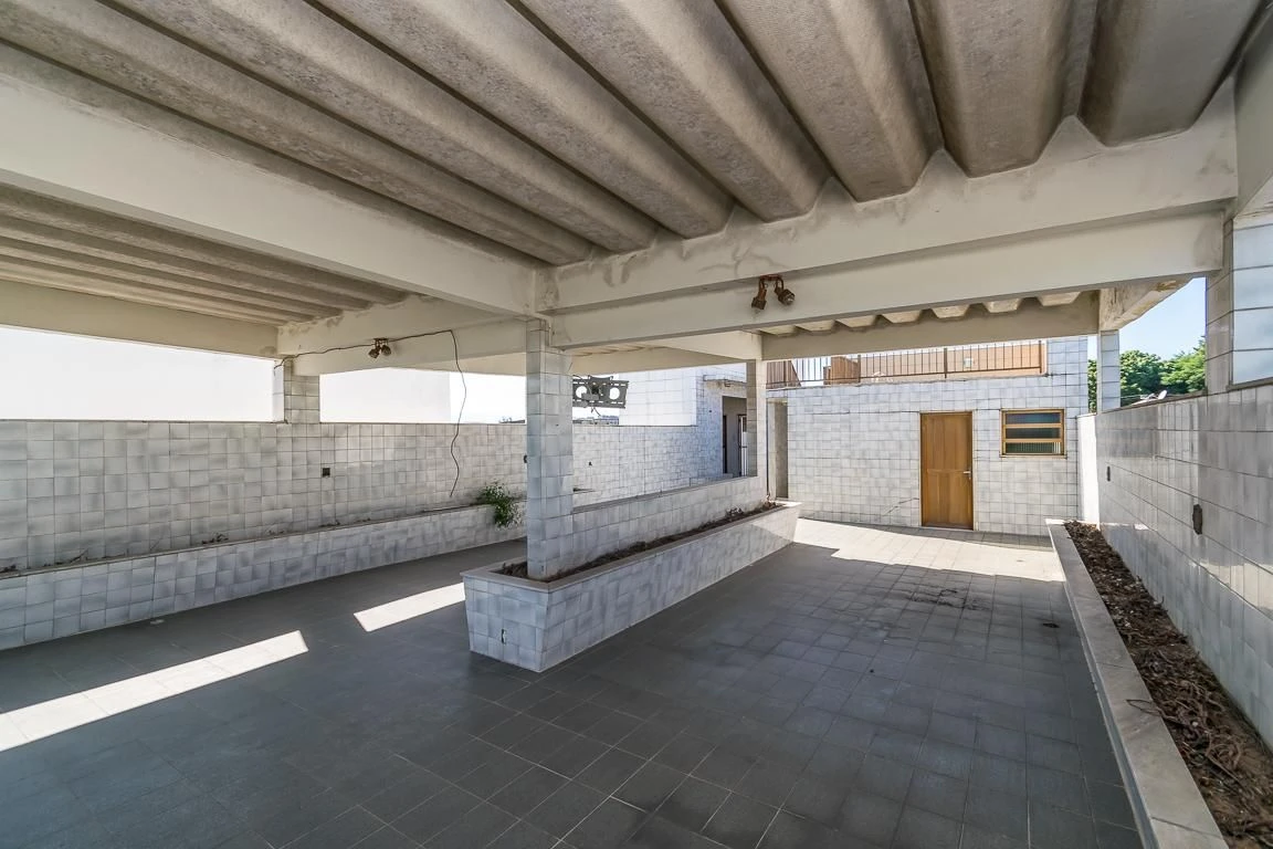 Casa sem mobília com 4 quartos e varanda — photo 57