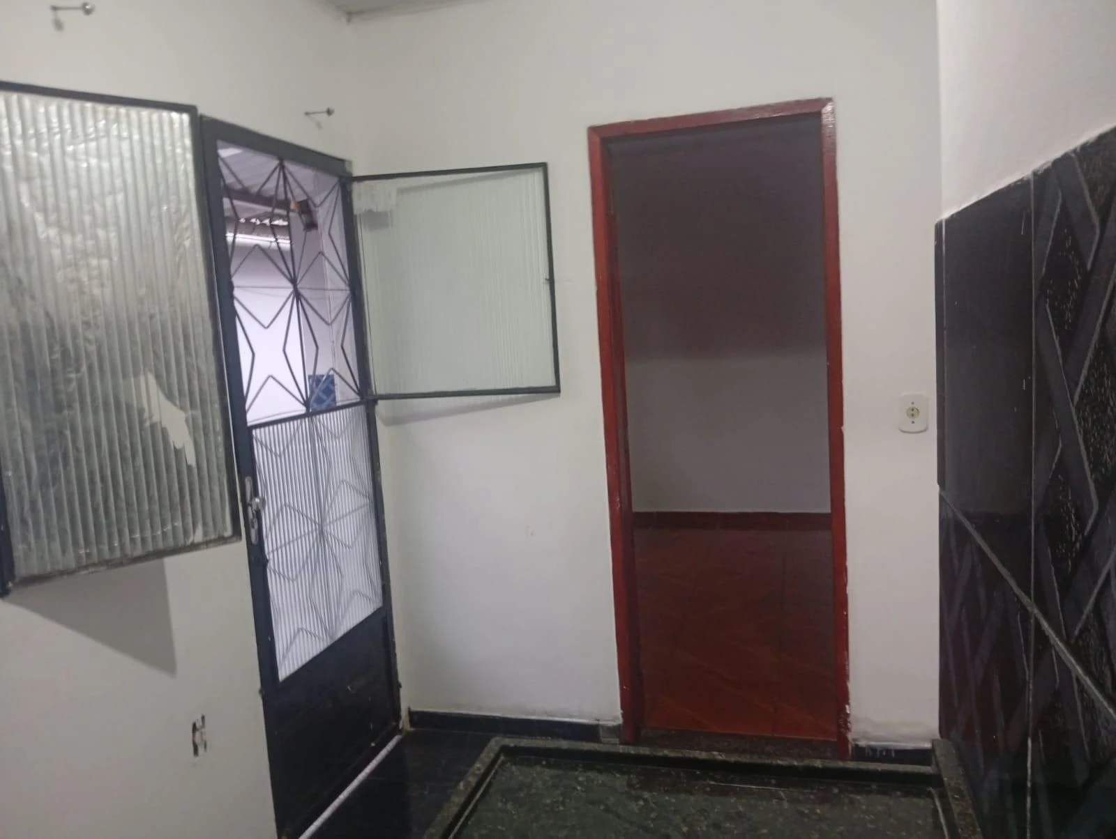 Незамебльований студіо з 1 спальнею та електричним душем — photo 7
