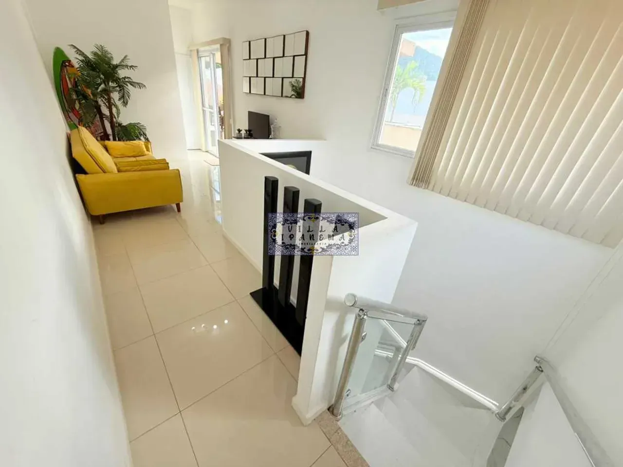 Furnished 3-bedroom duplex with open-plan kitchen — photo 40