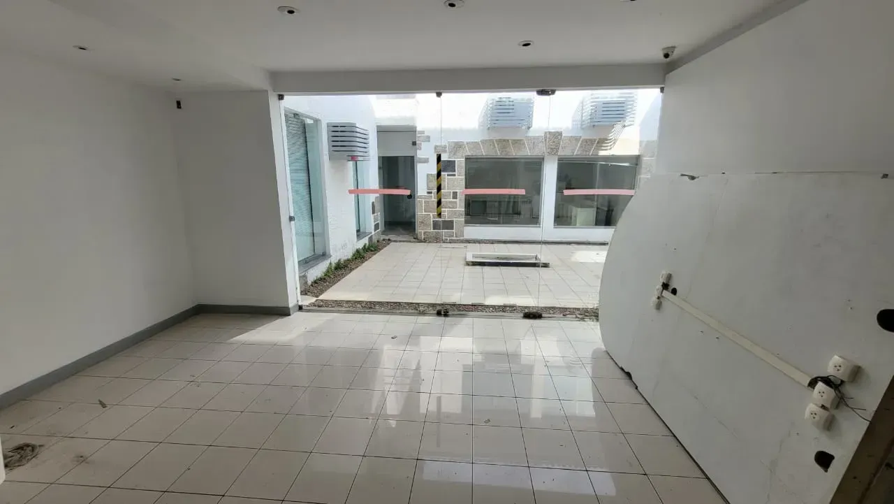 Будинок 550 м² з 5 спальнями та 5 ванними — photo 3