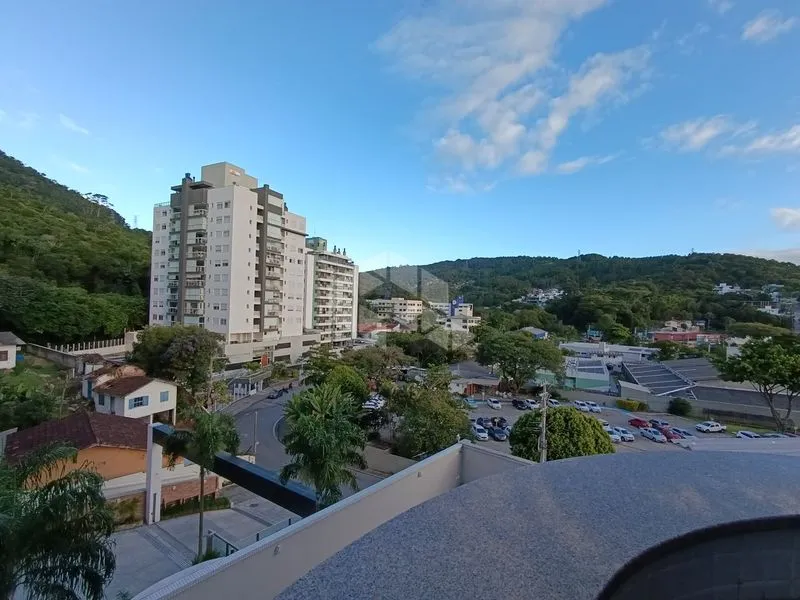 Mountain view in a 4-bedroom apartment, 150 m² — photo 19