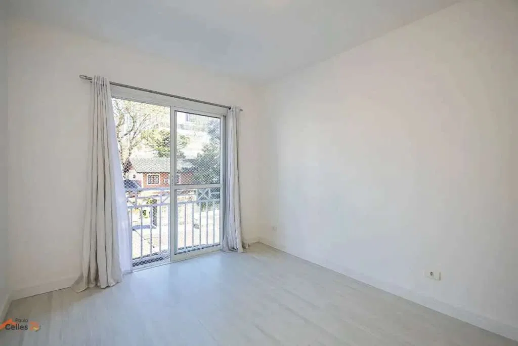 2-bedroom apartment with a fitted kitchen — photo 4
