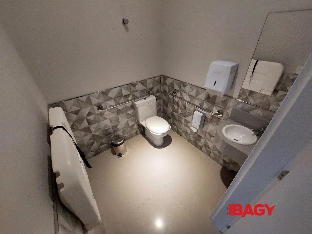 Меблированная 2-комнатная квартира с ванной и 2 местами — photo 9