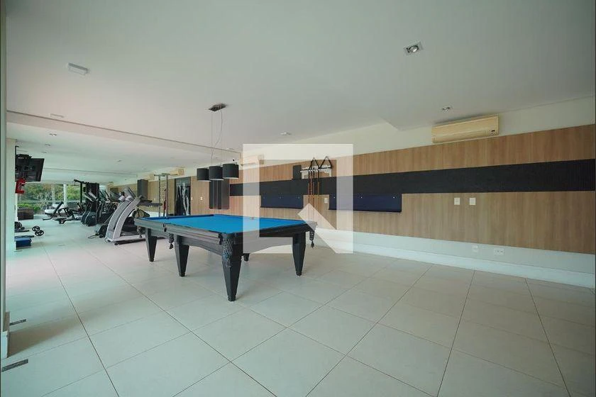 One-bedroom apartment in a building with a gym — photo 24