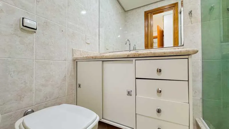 Furnished apartment, 300 m², with a glass-enclosed balcony — photo 19