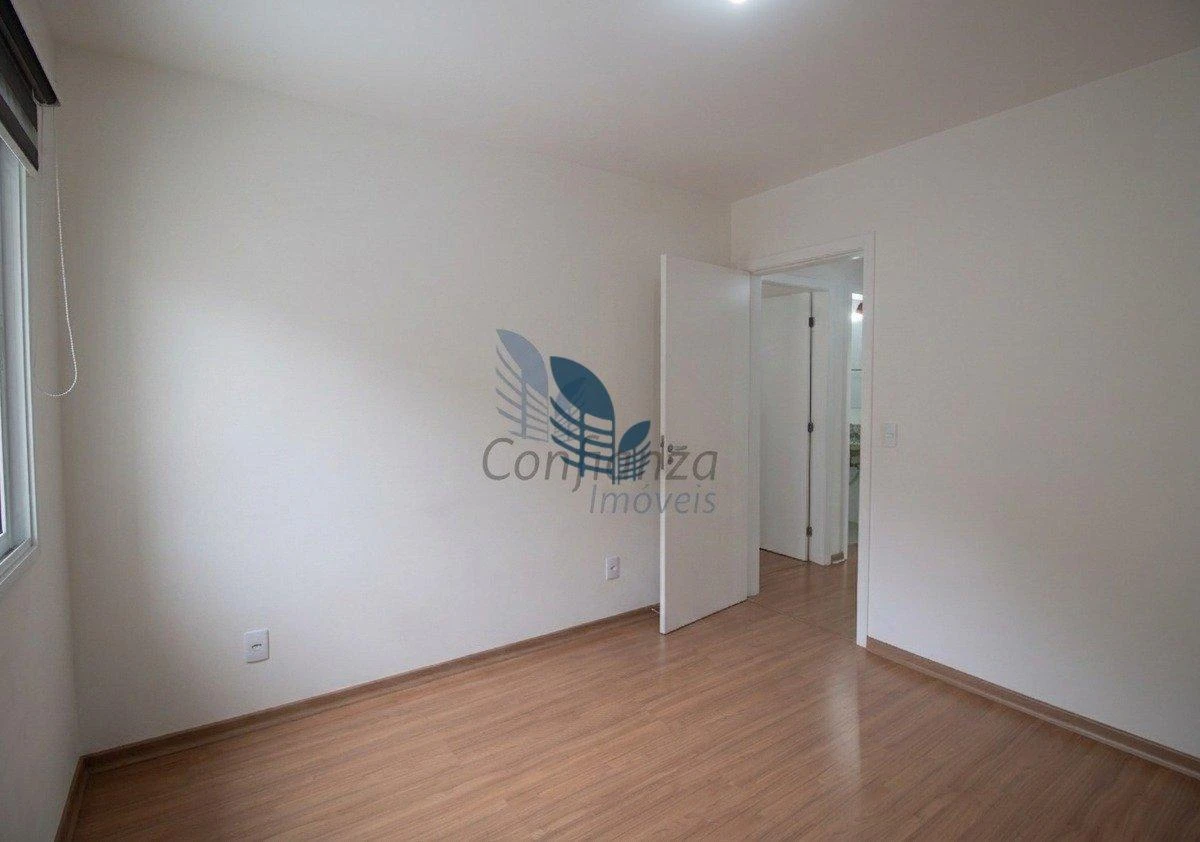 3-bedroom house with a glass-enclosed balcony in Curitiba — photo 14
