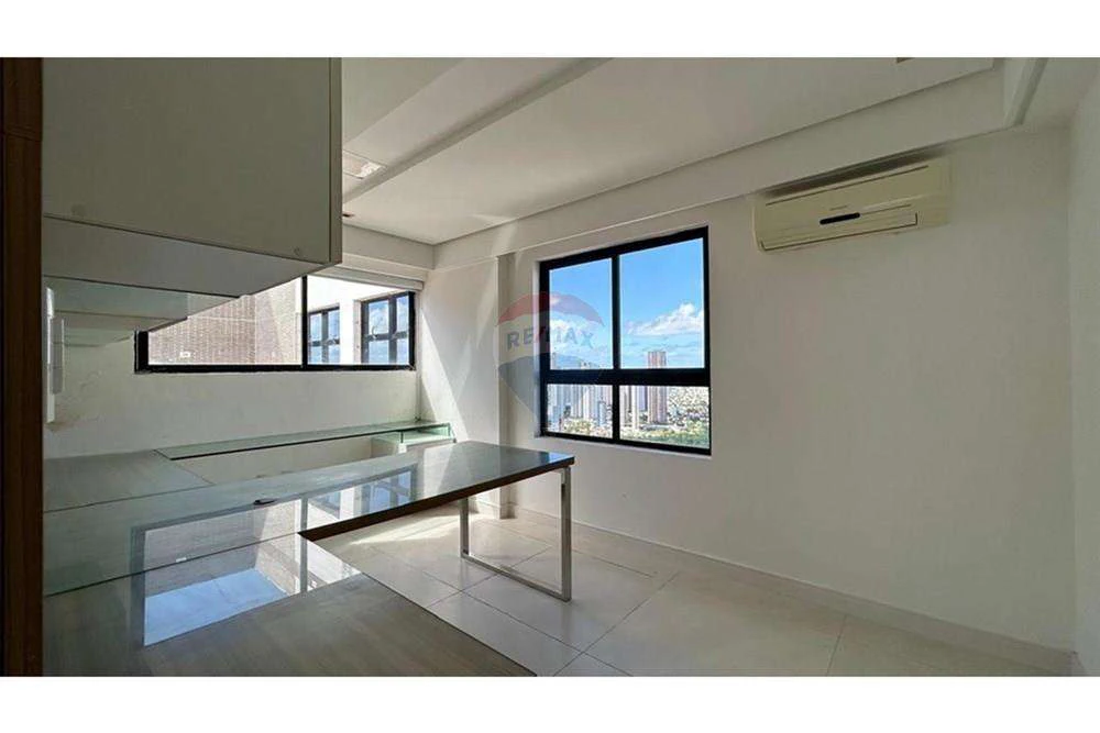 430 m² duplex apartment with a private-use condo pool — photo 3
