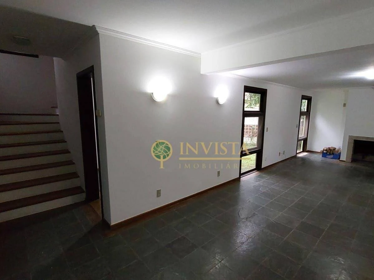 Балкон з грилем та 3 спальні: будинок 735 м² — photo 25