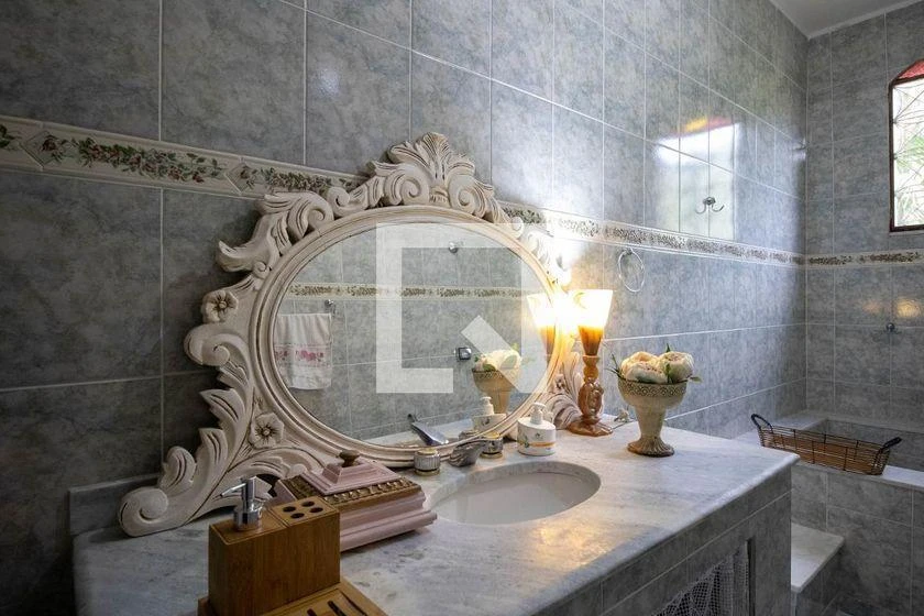Furnished house with 4 bedrooms and 215 m² — photo 19