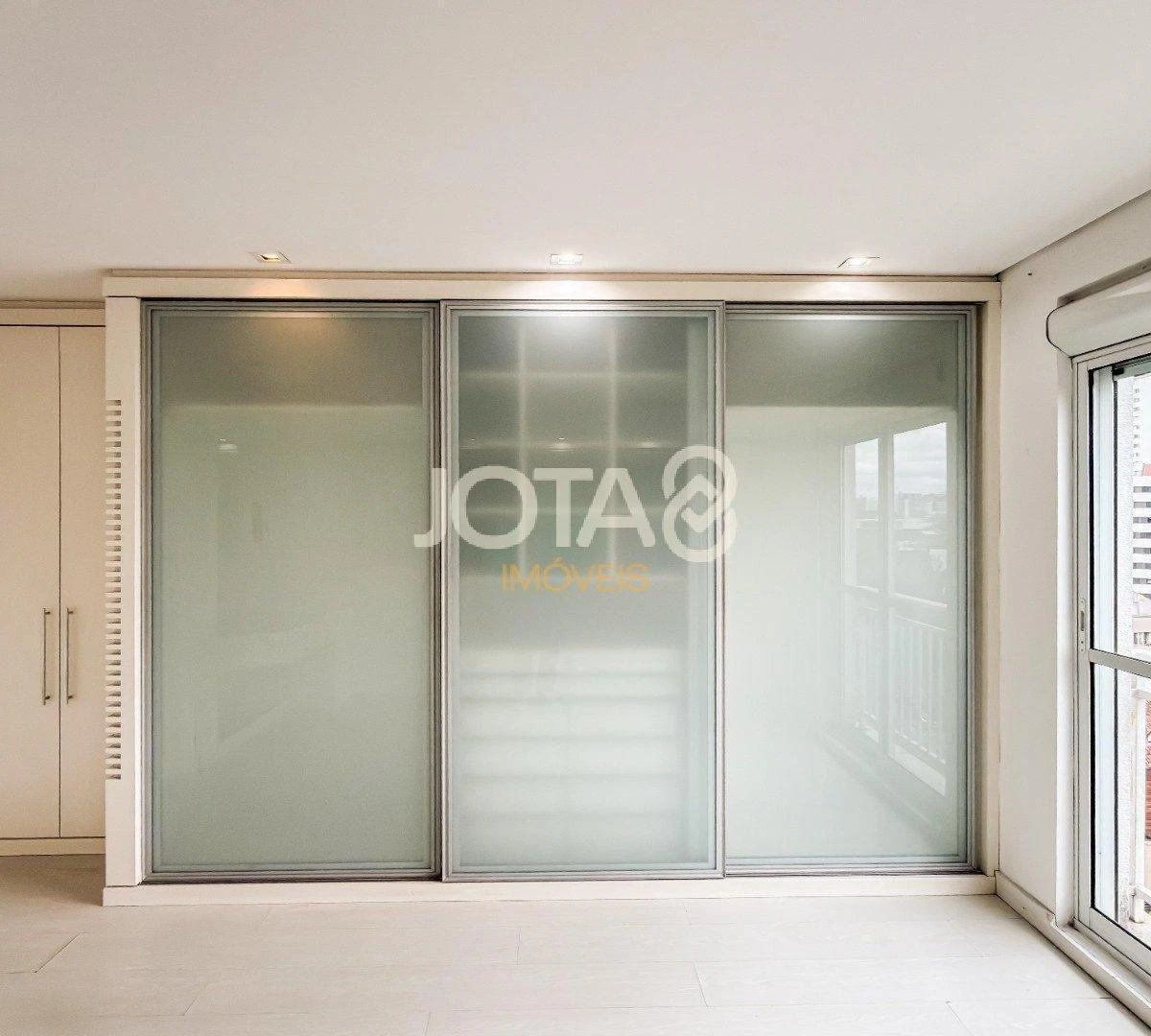 Apartment, 213 m², with a bathtub — photo 30