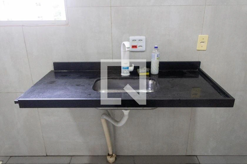 Apartamento de 2 quartos em condomínio com piscina — photo 12