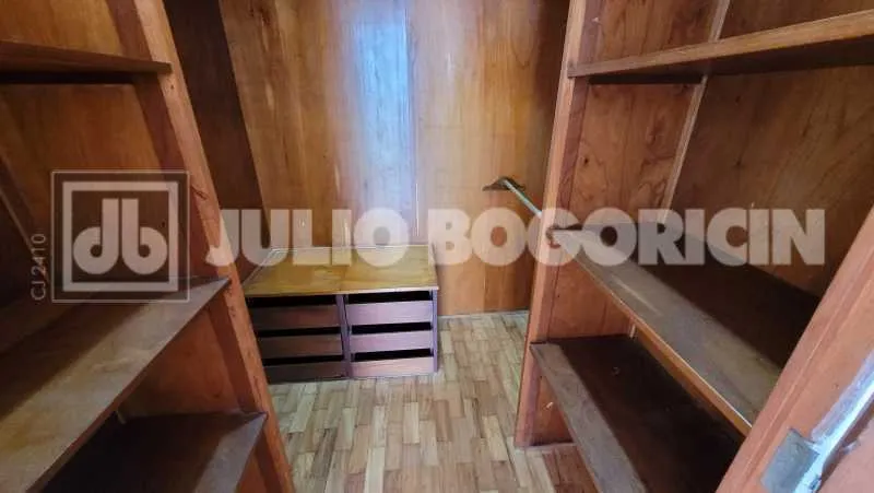 3-bedroom apartment with a suite and a balcony — photo 35