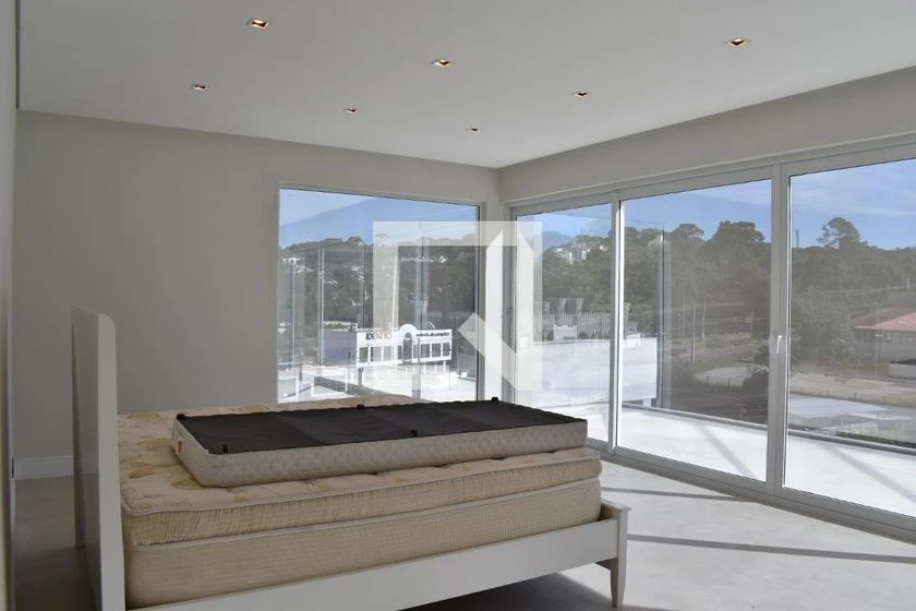 Casa com 4 quartos, 2 suítes, jardim e varanda — photo 6