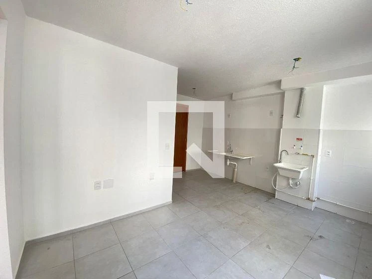 One-bedroom apartment in a building with a pool — photo 2